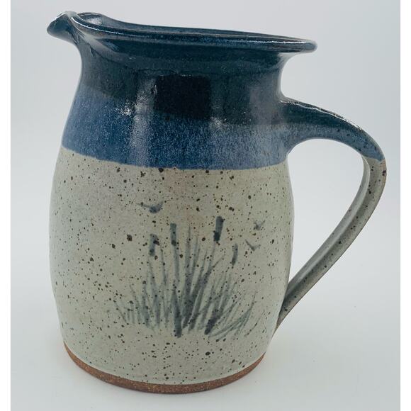 Vintage Handcrafted Pottery Pitcher Davis 8/81 Gray Blue Grass 2.5 Quart Handle - Picture 7 of 7